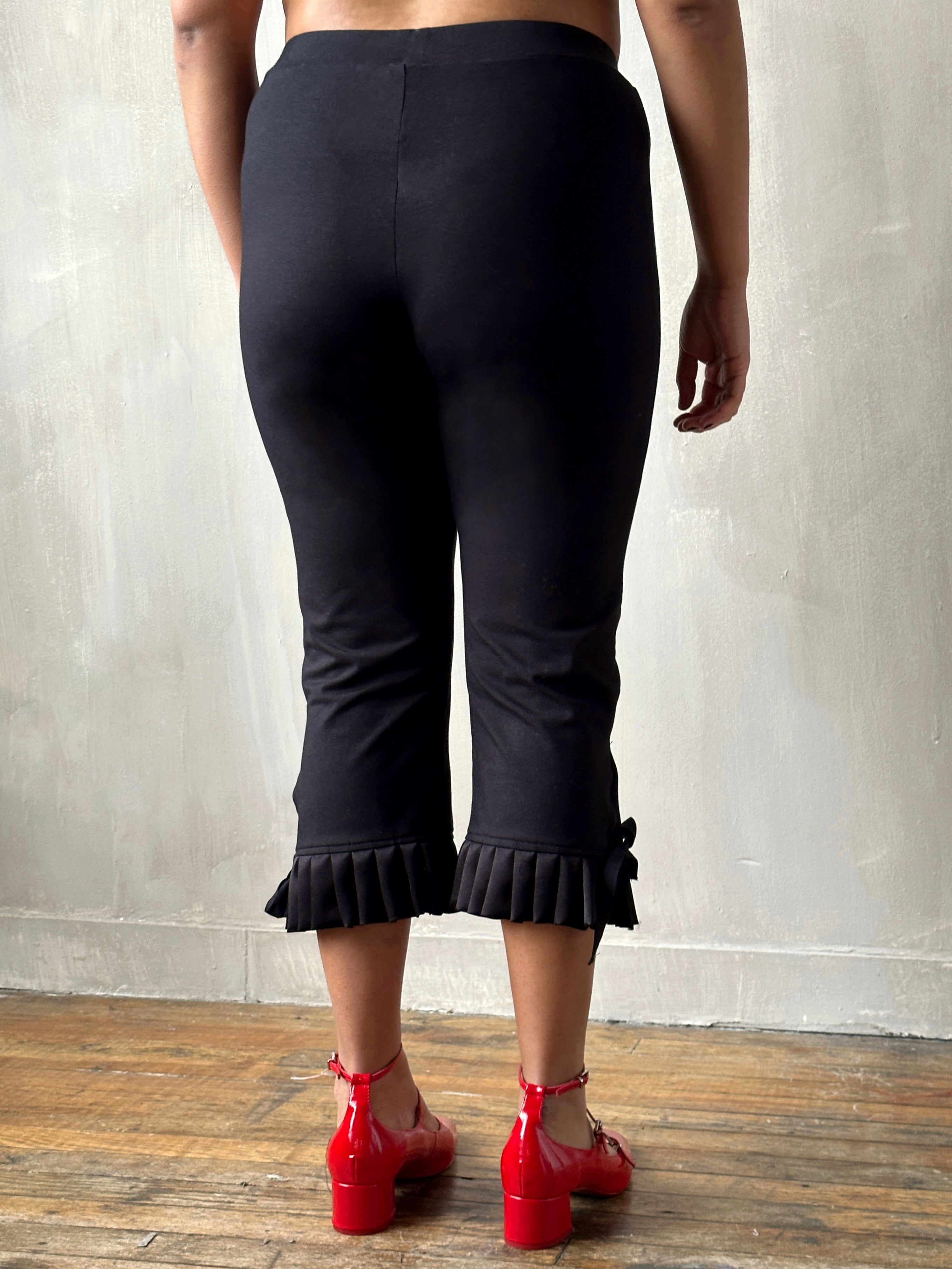 Capri Legging w/ Ruffle (Made-to-Order)