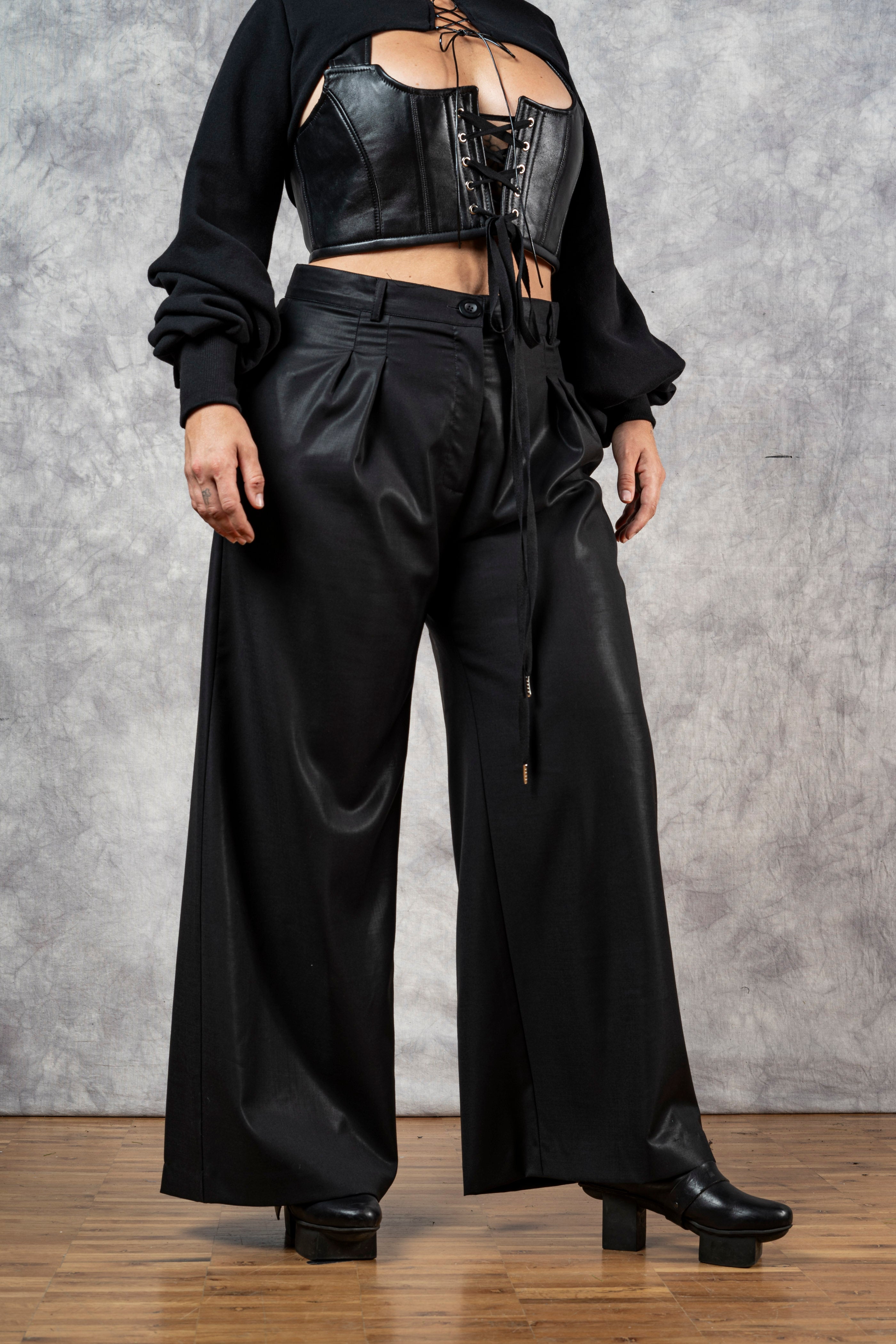 Wide Leg Trouser in Black Wool